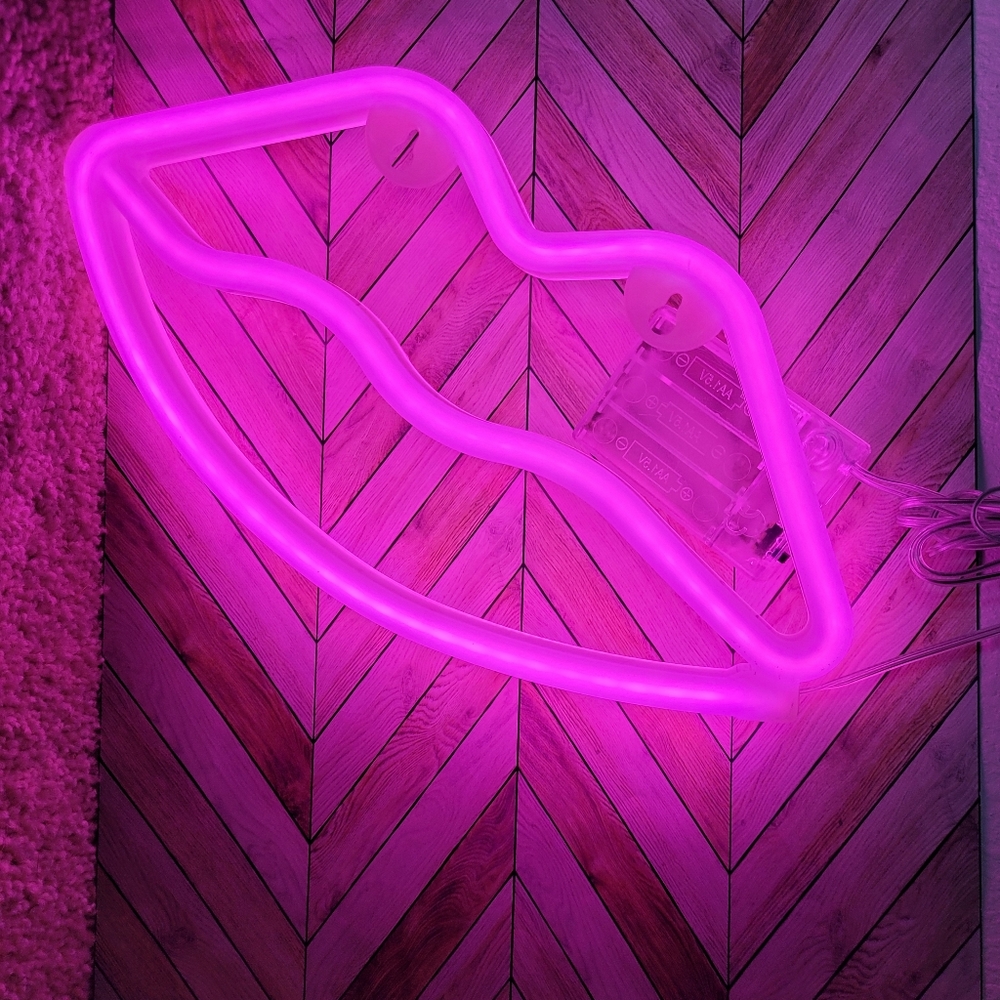 💋Pink Lips Neon Sign - Picture 3 of 12